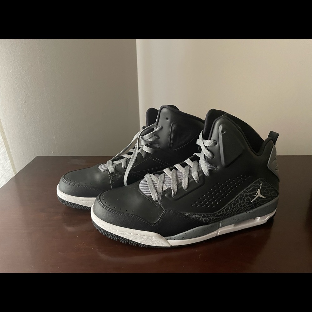 AIR JORDAN RETRO